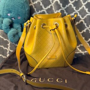 NWT Gucci Yellow Diamante Hilary Bucket Leather Bag Crossbody